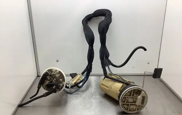 Mercedes-Benz C W203 In-tank fuel pump 1582881001