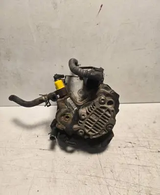 Toyota Auris 150 Fuel injection high pressure pump 2210033040 0445010105