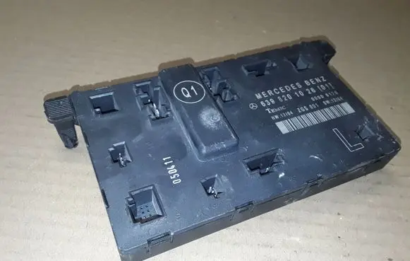 Mercedes-Benz C W204 Door control unit/module 6398201026