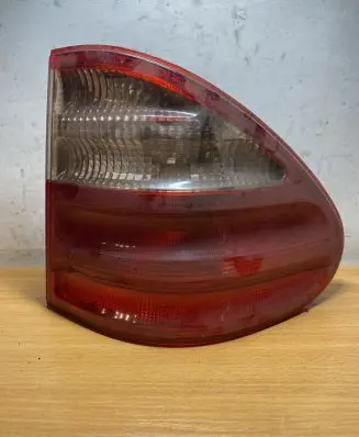 Mercedes-Benz E W210 Rear/tail lights A2108205464 C1685