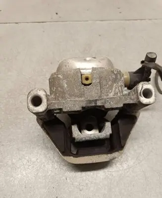Engine mount bracket