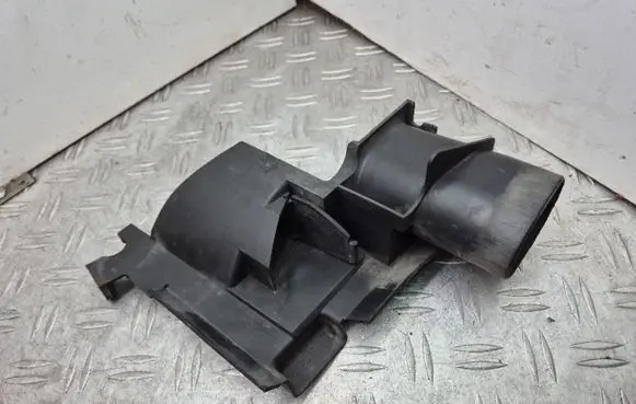 Chrysler Crossfire Intercooler air guide/duct channel A1705280304 A1705200104