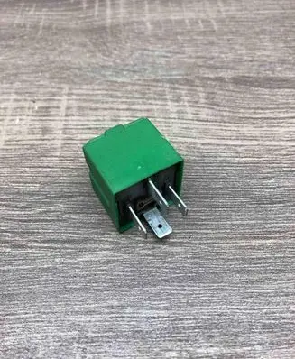 Opel Omega B2 Other relay 13136665 81910