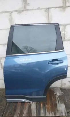 Subaru Forester SK Rear door