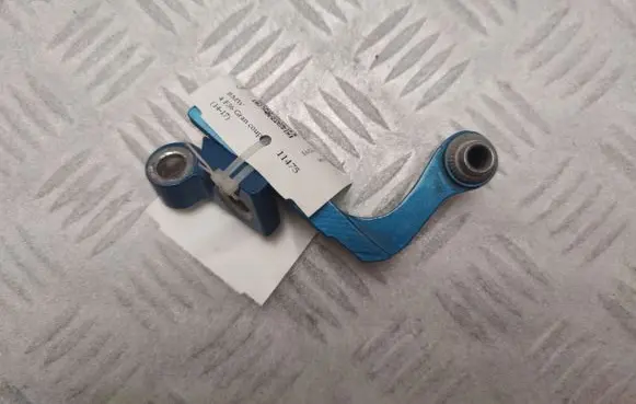 BMW 4 F36 Gran coupe Rear door lower hinge 7246064