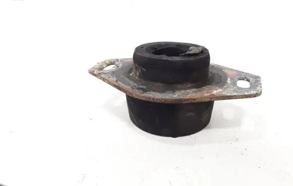 Peugeot 307 Engine mount bracket