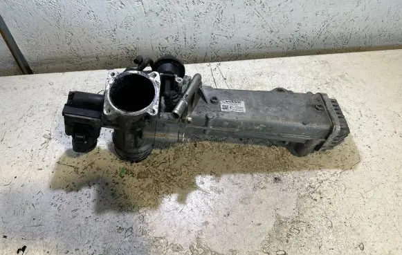 Volvo C70 EGR valve cooler 30757742 70304900 1129700034