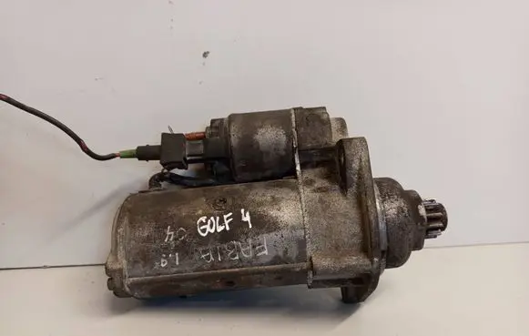 Volkswagen Golf IV Starter motor 02A911024B D7RS30