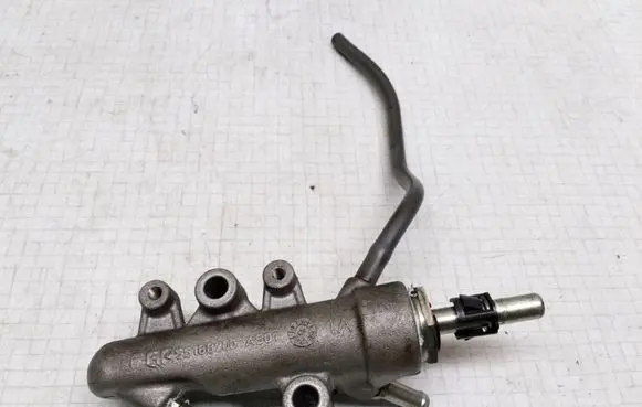 Opel Zafira B Fuel pressure regulator 55188200 55188200A501