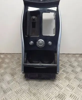 Infiniti Q70 Y51 Center console