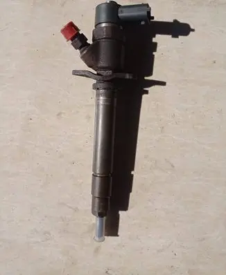 Volvo S60 Fuel injector 0445110078