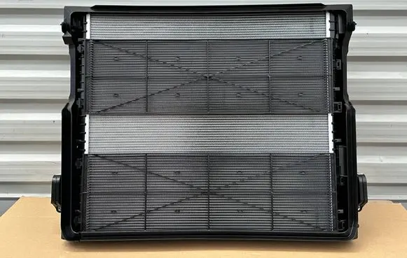BMW 7 G70 Coolant radiator 5A187E4