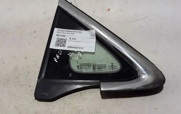 Chrysler Pacifica Front triangle window/glass 68227746AC