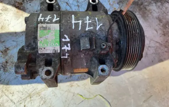 Volvo V50 Air conditioning (A/C) compressor (pump) 30781388