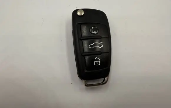 Audi A4 S4 B7 8E 8H Ignition key/card 8E0837220Q