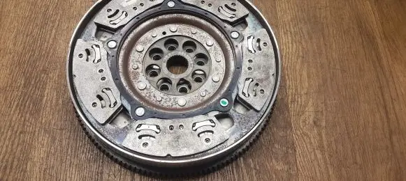 BMW 1 F40 Flywheel 865563806