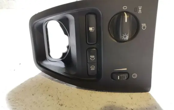 Volvo XC90 Light switch 30739318