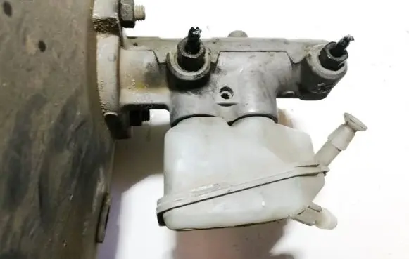 Master brake cylinder