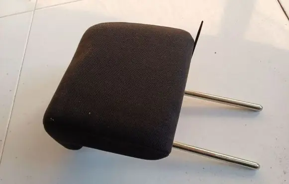 Mazda 2 Front seat headrest 