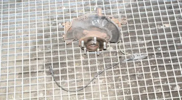 Toyota Auris 150 Front wheel hub