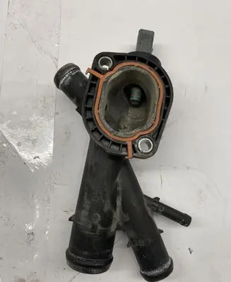 Volkswagen PASSAT B7 Thermostat 03L121131AA