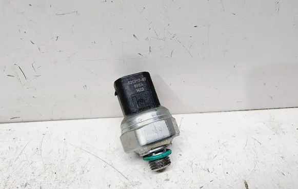 BMW 1 F20 F21 Air conditioning (A/C) pressure sensor 9181464