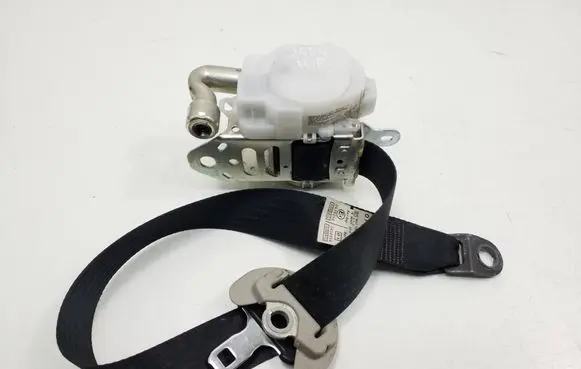 Toyota Avensis T270 Front seatbelt 7322005070