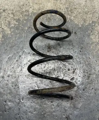 BMW 5 E39 Front coil spring