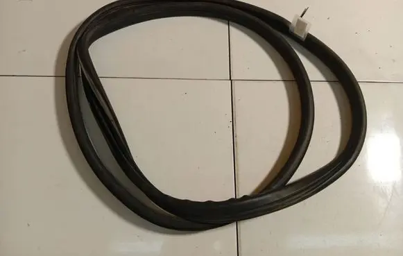 Opel Astra H Rubber seal front coupe door