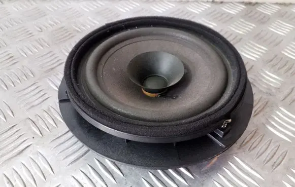 Suzuki Grand Vitara II Front door speaker 3910265J30