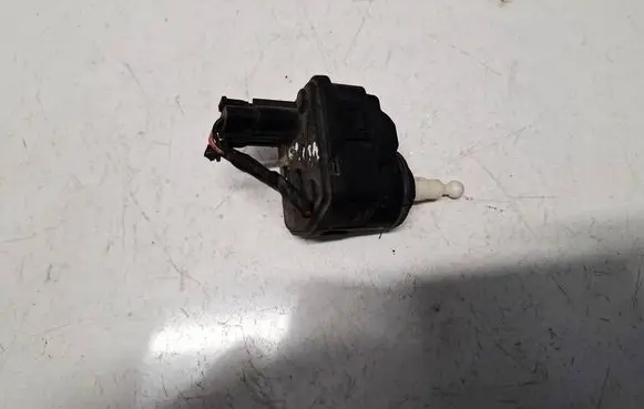 Volvo S40, V40 Headlight level adjustment motor 00728232