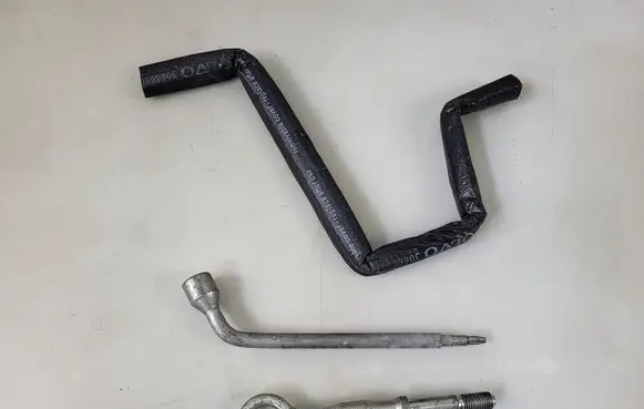 Volvo XC90 Tool set 