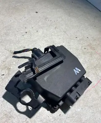 Volkswagen Jetta V Central locking vacuum pump 1K0906279B
