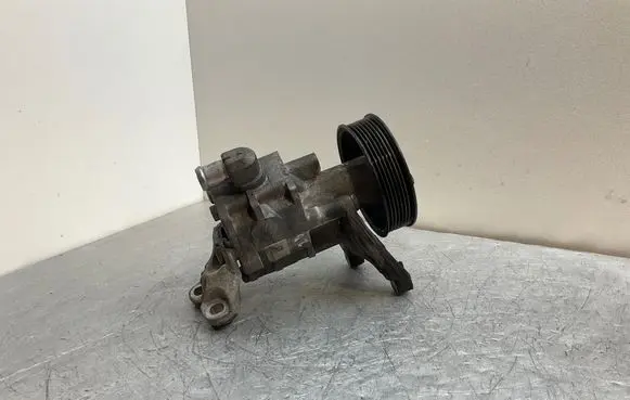 BMW 5 E60 E61 Power steering pump 677683402 03L09 135067