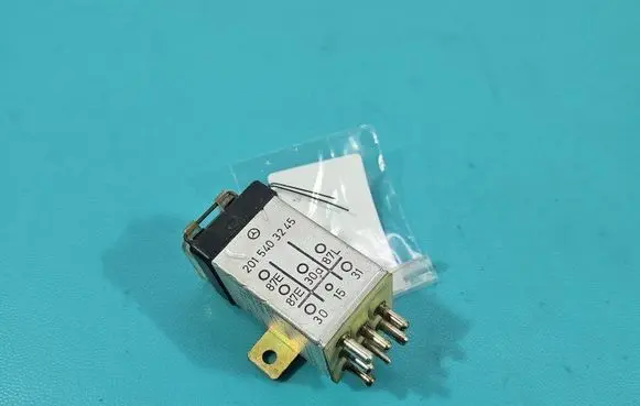 Mercedes-Benz E W124 Other relay 2015403245 IMPRK1471094