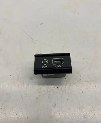 KIA Ceed USB socket connector 96120C0100 MF1903110883