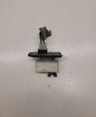 Mitsubishi Space Wagon Heater blower motor/fan resistor 2U177