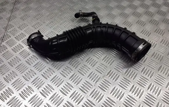 Renault Megane II Air intake hose/pipe 8200500384