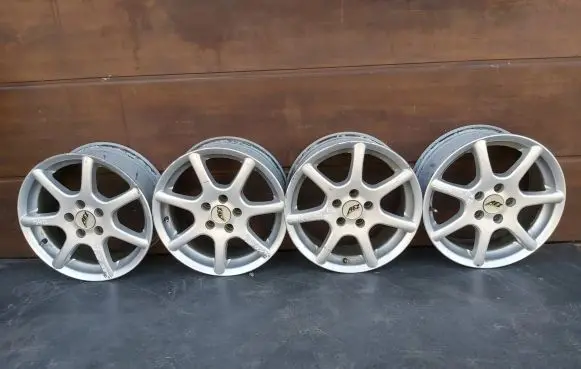 Toyota Celica T230 R15 alloy rim 