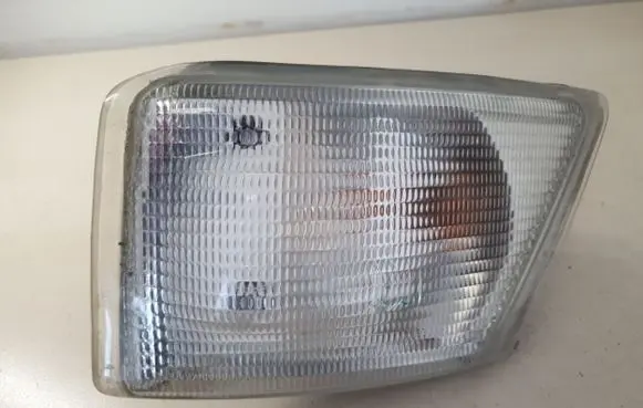 Iveco Daily 3rd gen Front indicator light