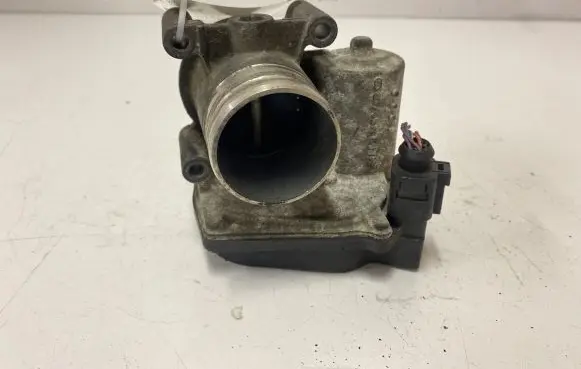 Volkswagen Polo IV 9N3 Throttle valve 03D133062E