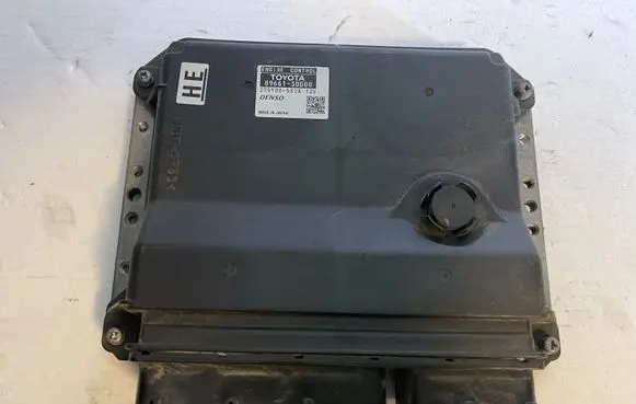 Toyota Prius (XW20) Engine control unit/module 2751005854 8966130D00