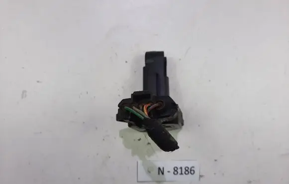 Volvo V50 Mass air flow meter 8558471