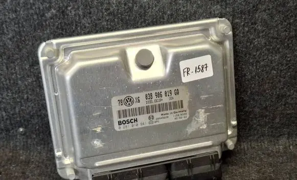Volkswagen PASSAT B5 Engine control unit/module 038906019GQ 0281010941