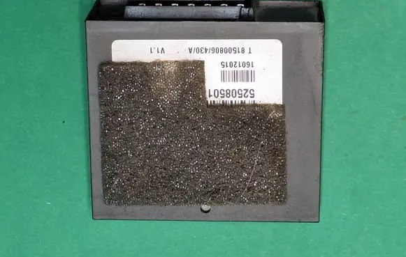 Volkswagen PASSAT B6 Tow bar relay 