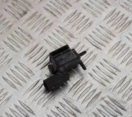 Audi A4 S4 B7 8E 8H Turbo solenoid valve 037906283C