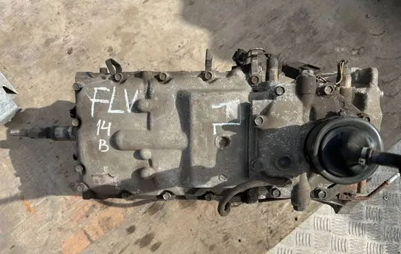 Nissan Patrol Y61 Manual 5 speed gearbox 32010VB401
