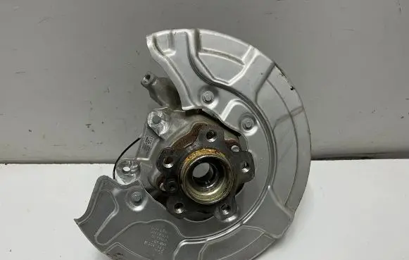 BMW 8 G14 Rear wheel hub 6850563