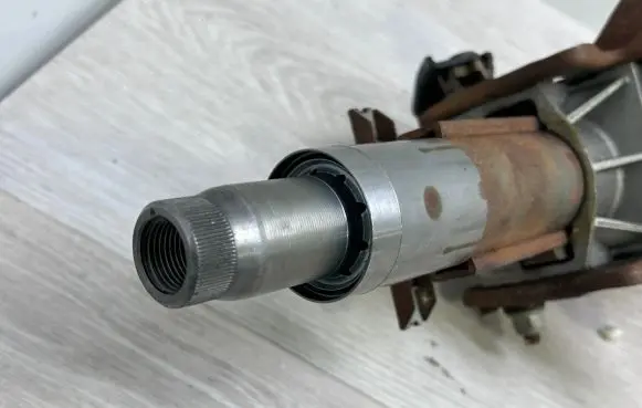Steering wheel axle set