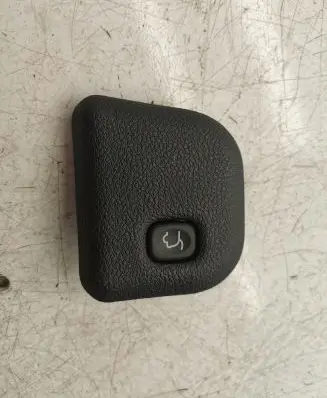 Jeep Grand Cherokee Tailgate/boot open switch button P04602751AA